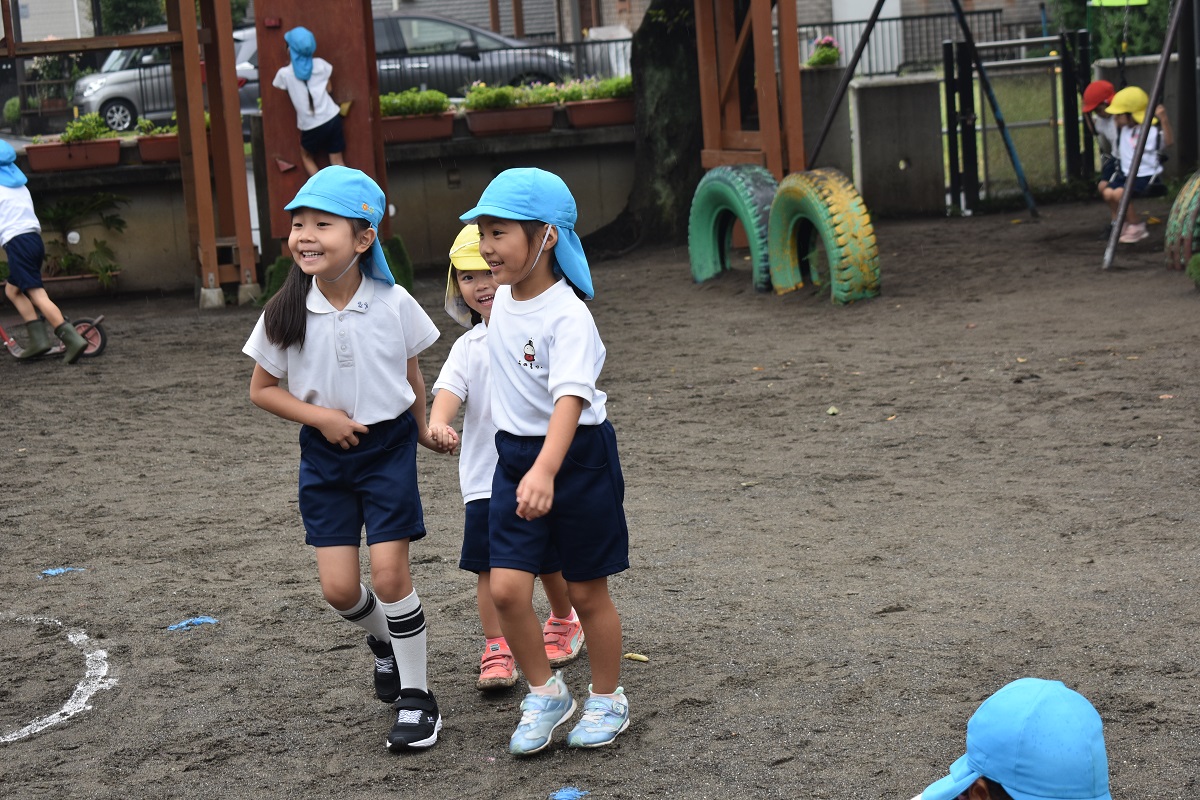 同年齢及び異年齢の関わりから伝え、学び合いを大切にする保育